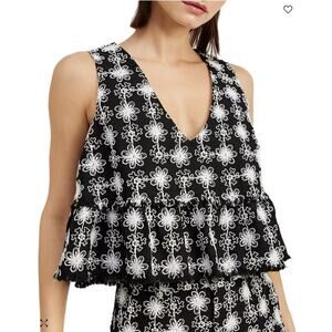 En Saison Black and White Floral Eyelet Peplum V-Neck Tank